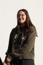 Estic estudiant fotografia, aspiro a ser fotògrafa professional. Em fascina la fotografia i vull desenvolupar la meva carrera en aquest camp, aprenent constantment i millorant les meves habilitats.